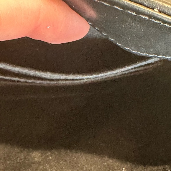 YSL TOY LouLou in Black with Gold hardware. - Picture 7 of 12